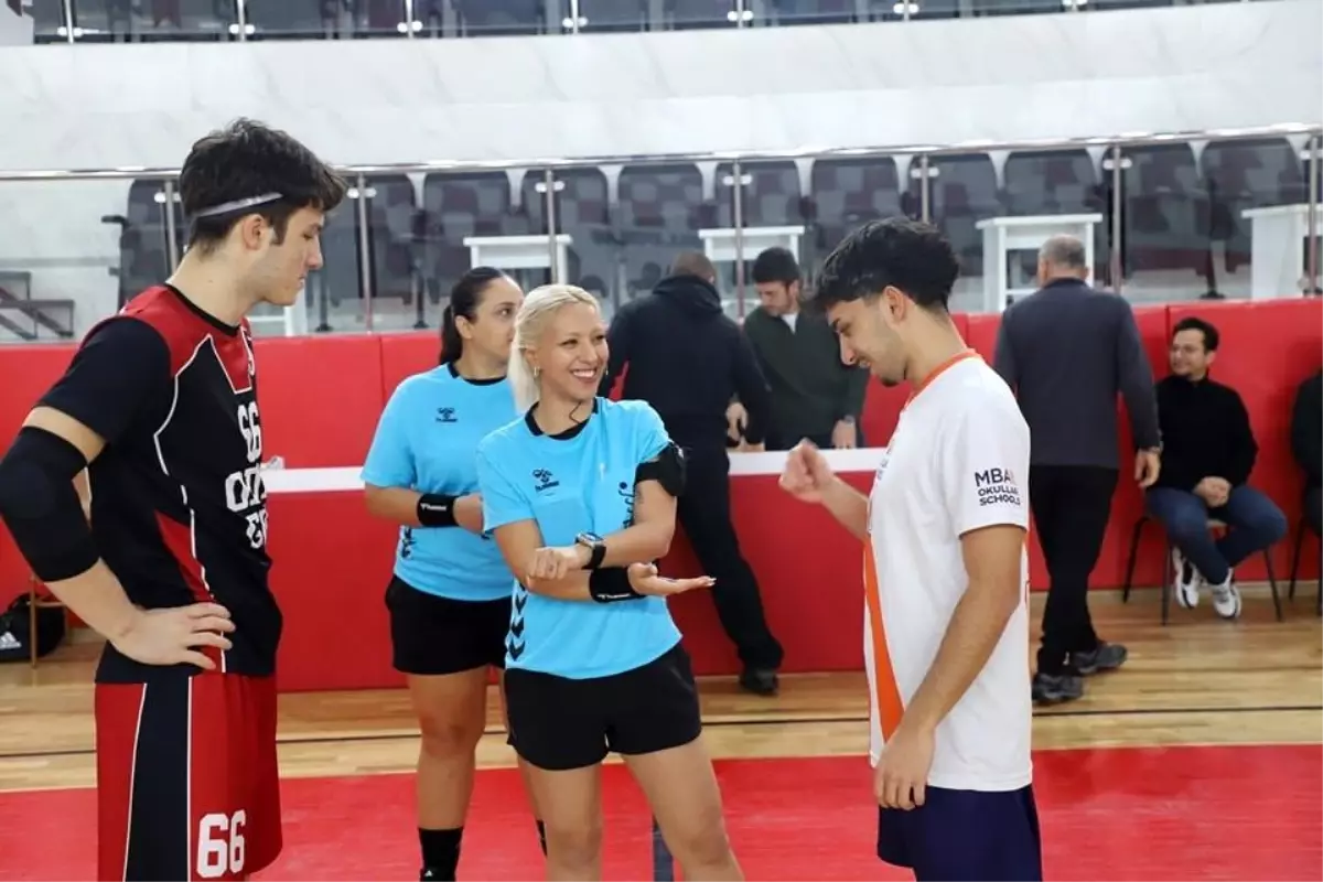 Okul Sporları Gençler B Hentbol Yarı Finalleri Kütahya'da tamamlandı