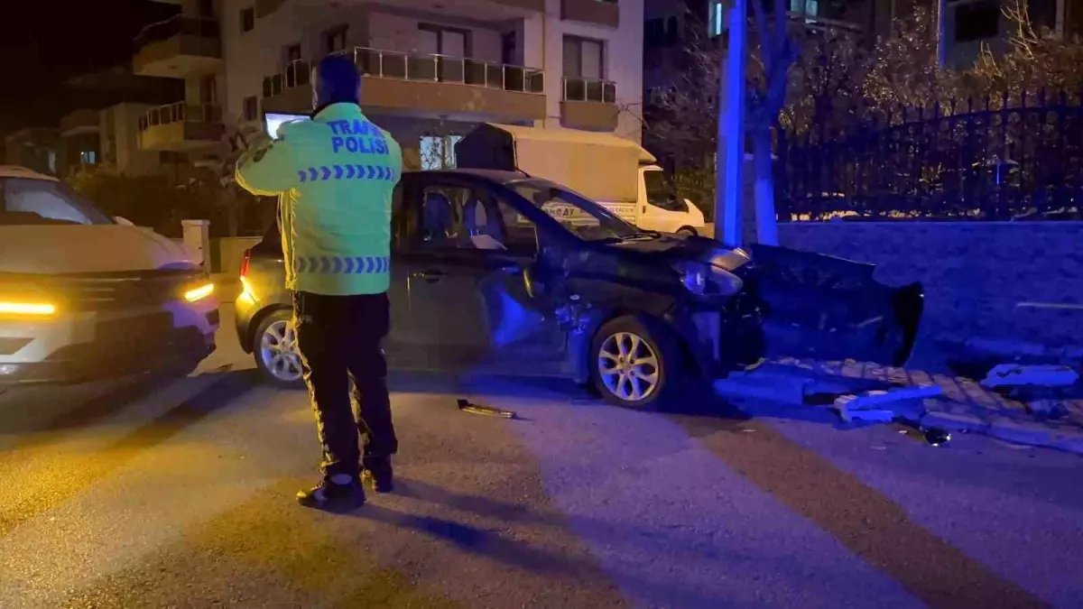 Bayındır'da otomobiller çarpıştı: 1 yaralı