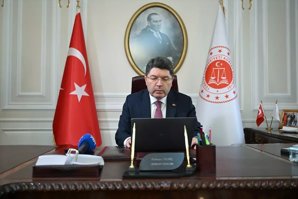 Adalet Bakanı Tunç, AA'nın "Yılın Kareleri" oylamasına katıldı