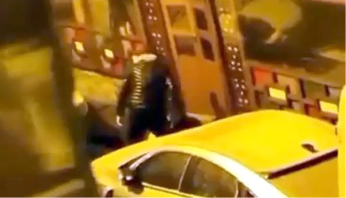 Avcılar'da tartıştığı kadını sokak ortasında tekme tokat darbetti