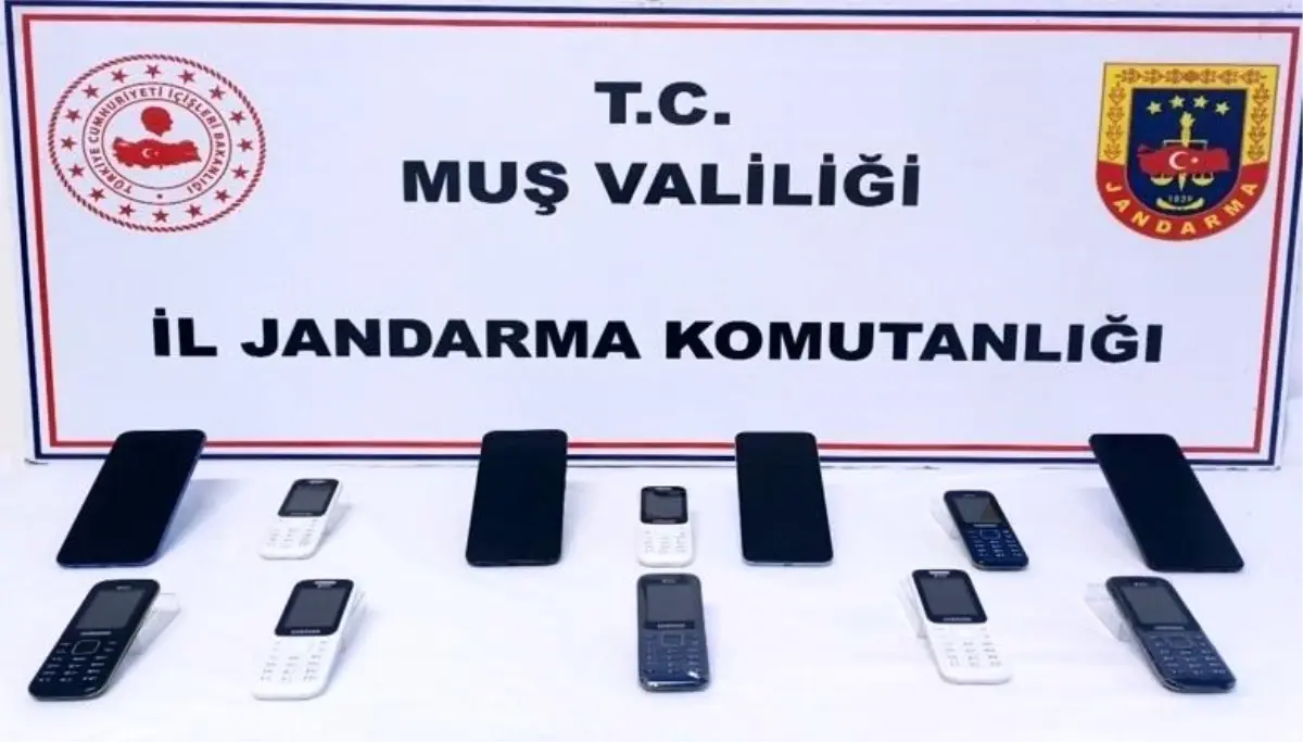 Muş'ta kaçak cep telefonu operasyonu