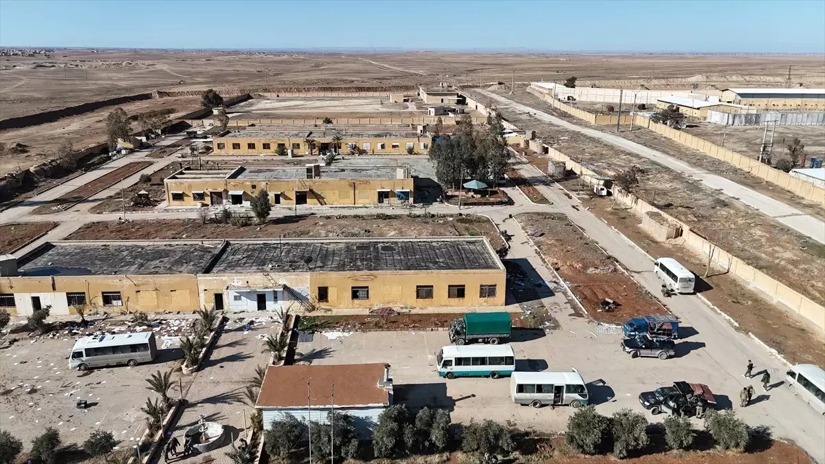 AA, terör örgütünün DEAŞ mensuplarını serbest bıraktığı Şeddadi'deki hapishaneyi görüntüledi