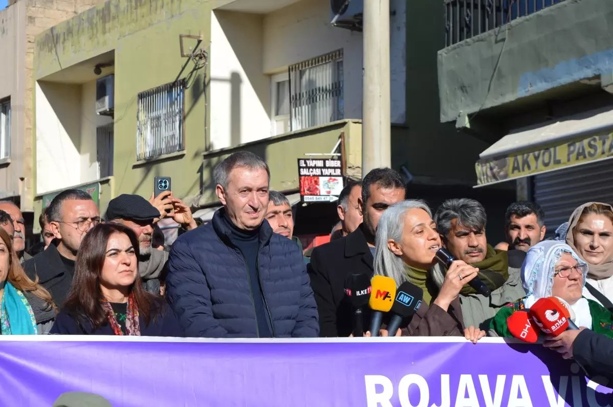 DEM Parti Eş Genel Başkanı Nusaybin'de Yürüyüşe Katıldı