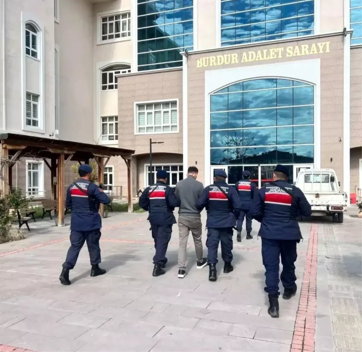 Burdur'da aranan 14 şahıs tutuklandı