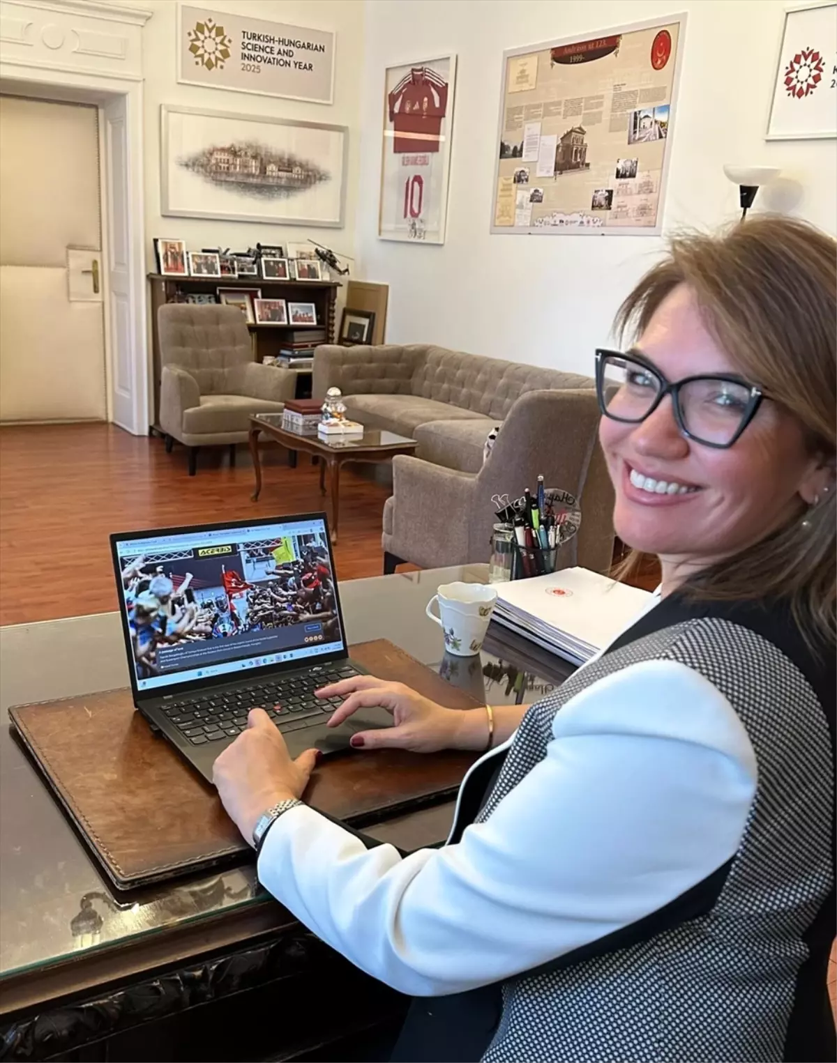 Türkiye'nin Budapeşte Büyükelçisi Ekşioğlu, AA'nın "Yılın Kareleri" oylamasına katıldı