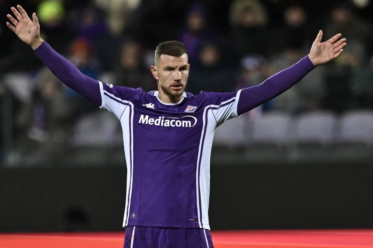 Edin Dzeko imza yolunda