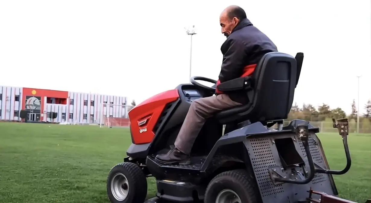 Eskişehirspor'un acı günü: Kulüp emektarı Sedat Özten Hayatını Kaybetti