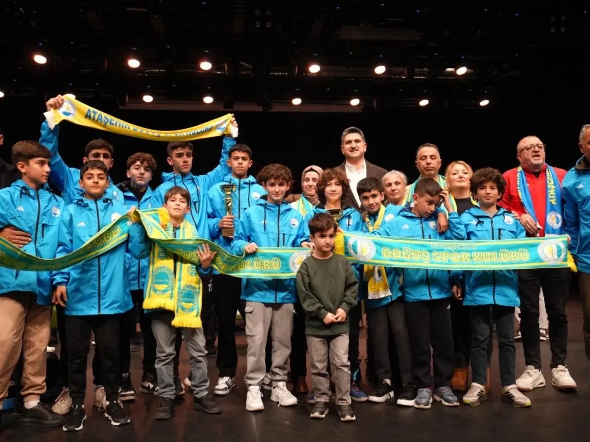 Ataşehir'de sporun ve sanatın önde gelen isimleri gençlerle buluştu