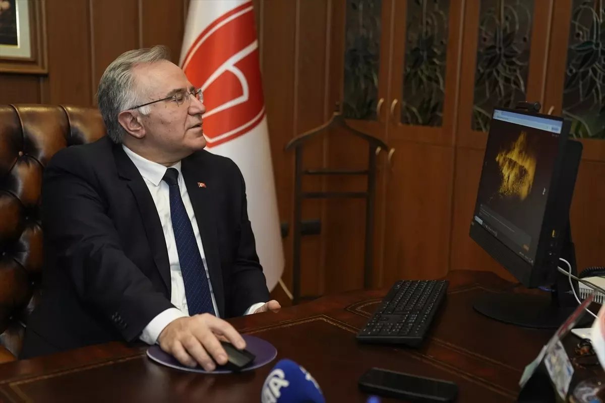 Hacettepe Üniversitesi Rektörü Güran, AA'nın "Yılın Kareleri" oylamasına katıldı