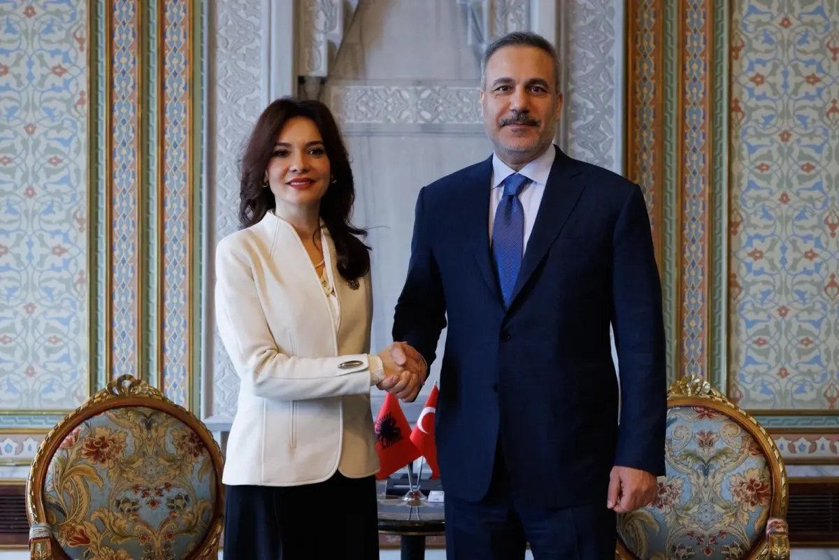 Bakan Fidan Balkan Barış Platformu toplantısında mevkidaşlarıyla bir araya geldi -1