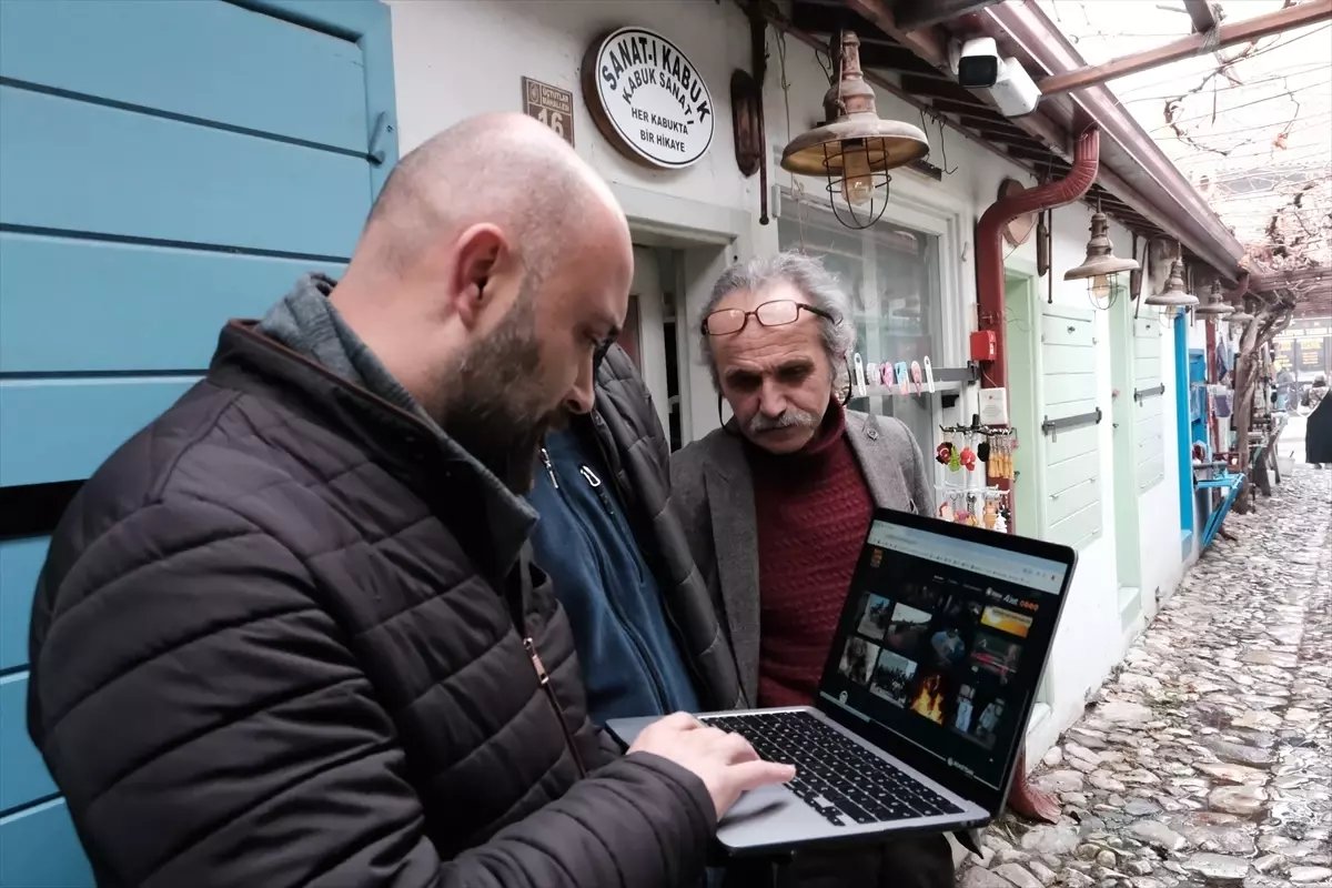 Çorum'da Dikiciler Arastası esnafı AA'nın "Yılın Kareleri" oylamasına katıldı