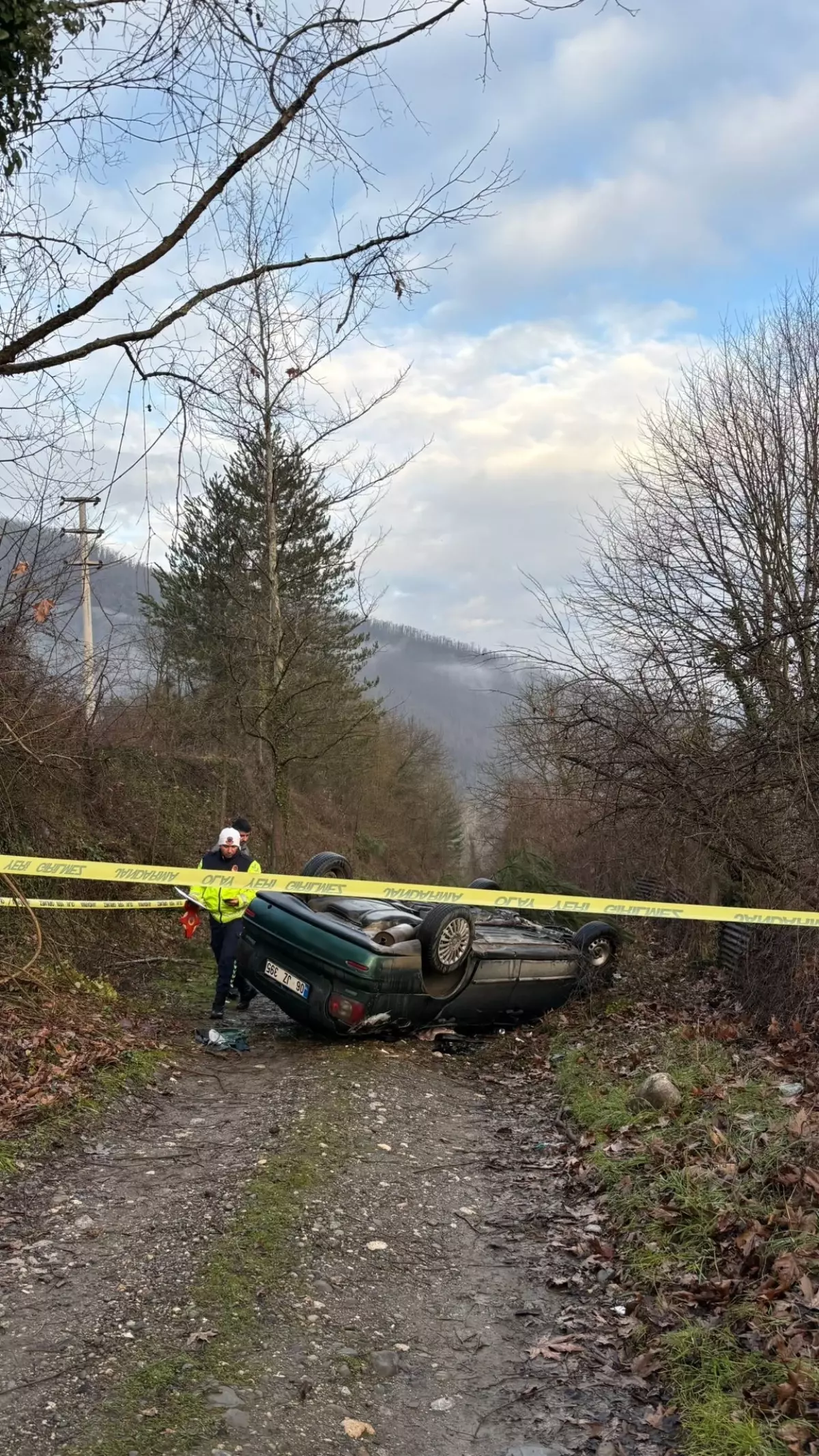 Devrilen otomobilin sürücüsü öldü