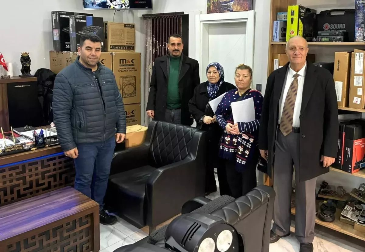 MHP Salihli'den 'Hayırlı günler komşum' ziyaretleri sürüyor