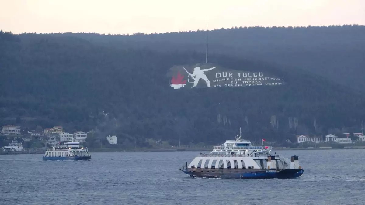 Bozcaada feribot seferlerine fırtına engeli