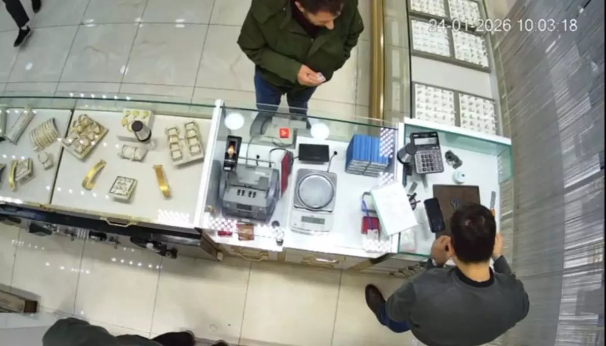 Eskişehir'de kuyumcuya sahte bilezik satmaya çalışan şüpheli yakalandı