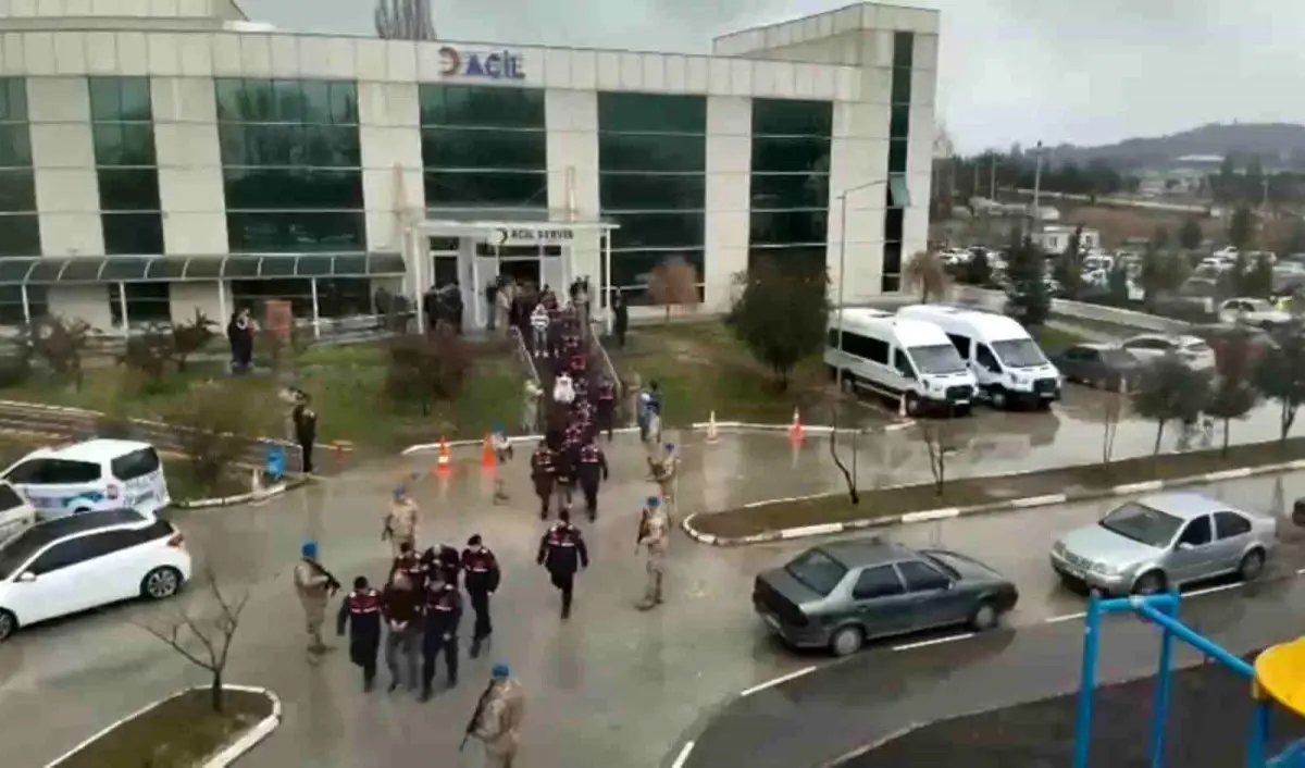 Kütahya'da uyuşturucu ve silah operasyonu