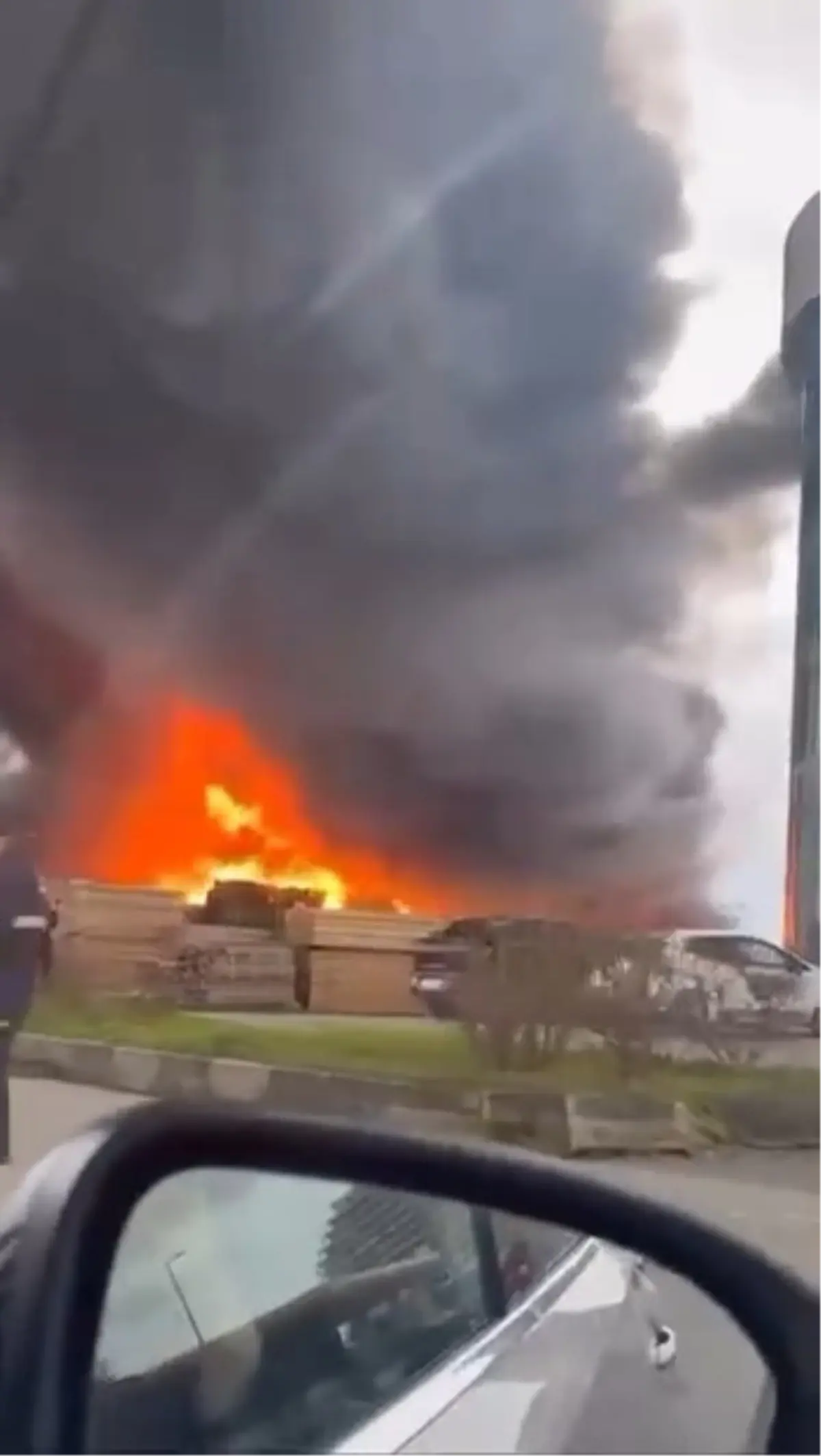 Büyükçekmece'de iş yerinde yangın -2 / Ek görüntü