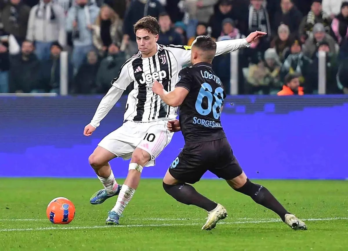 Juventus, Napoli'yi farklı mağlup etti