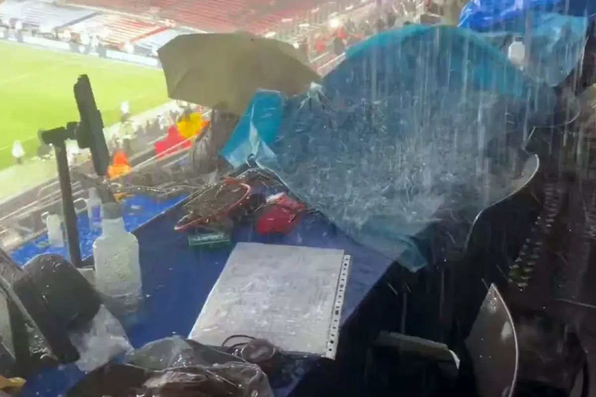 Yenilenen Barcelona stadyumu resmen göle döndü