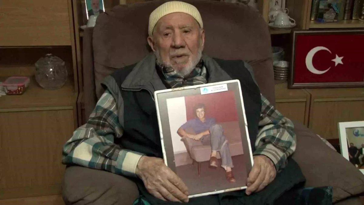 Beykoz'da Vefa Günü: Ülkücü Şehit Atilla Kurtuluş'un babası 100 yaşında