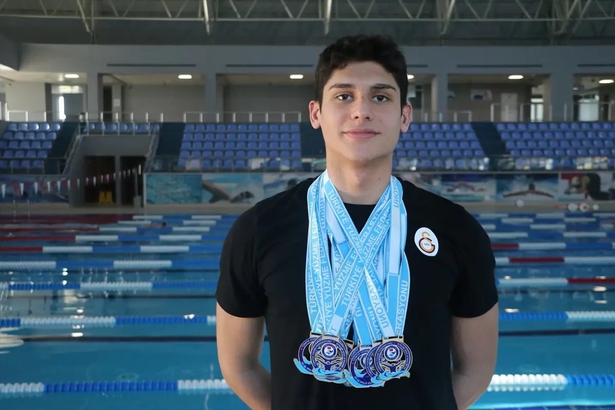 Ağabeyine özenip başladığı yüzmede 138 madalya kazandı
