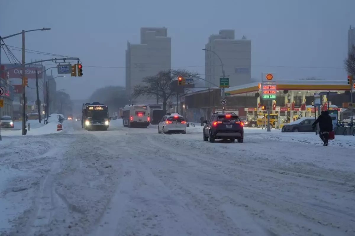 ABD'de kar fırtınası 5 can aldı: 13 bin uçuş iptal, 1 milyona yakın kişi elektriksiz kaldı