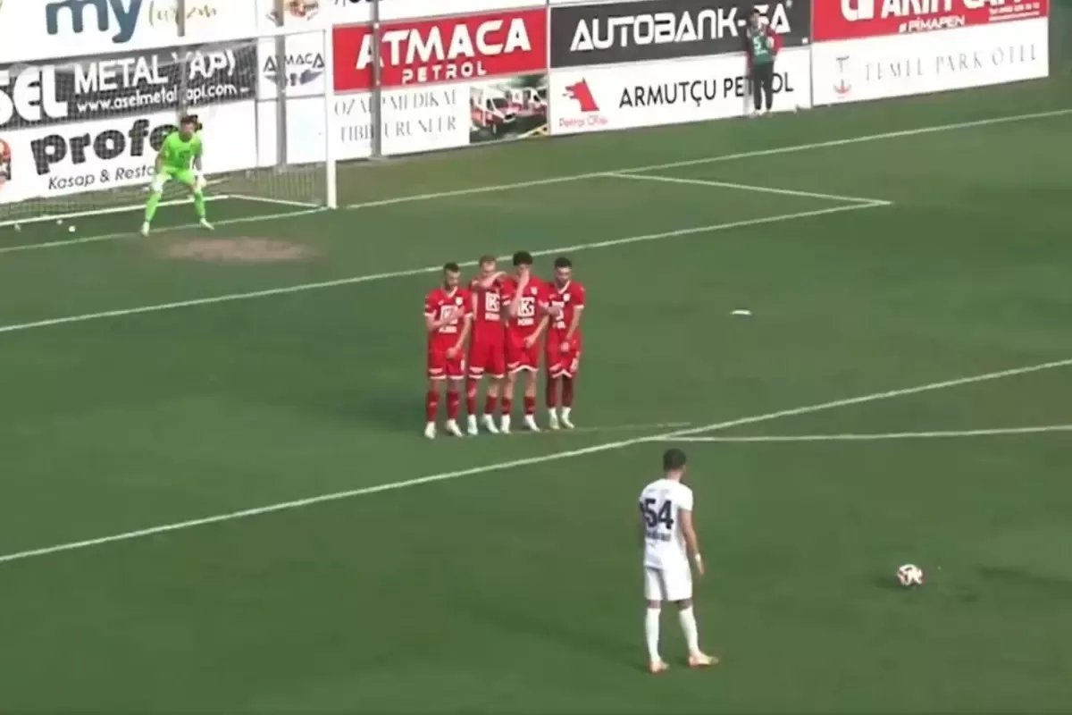 Türk futbolunda neler oluyor? İptal edilen frikik tartışma yarattı