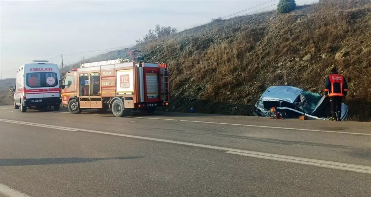 Sinop'ta otomobilin devrildiği kazada 5 kişi yaralandı
