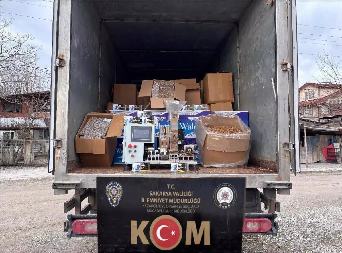 Sakarya'da 670 kilo kaçak tütün ile 483 bin makaron ele geçirildi