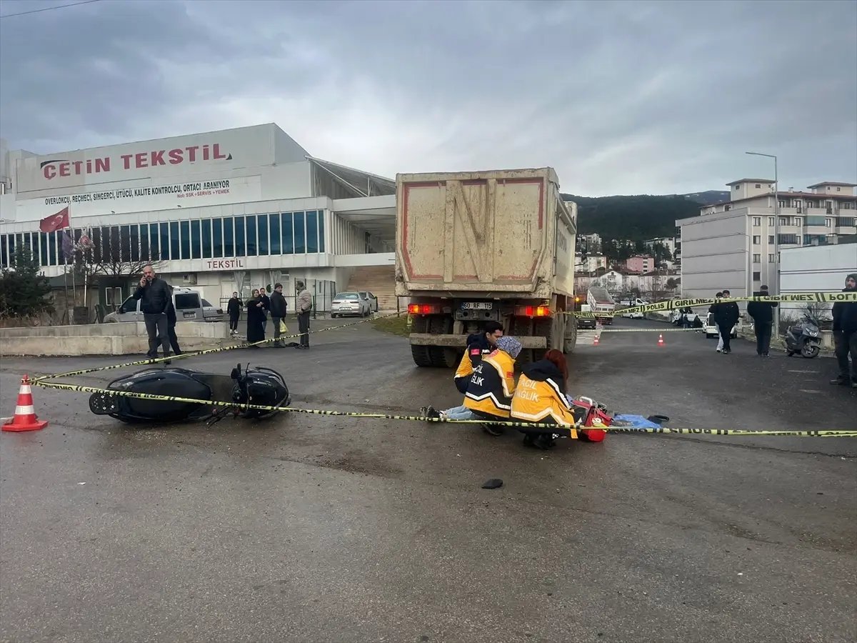 Tokat'ta kamyon ile çarpışan motosikletin sürücüsü öldü