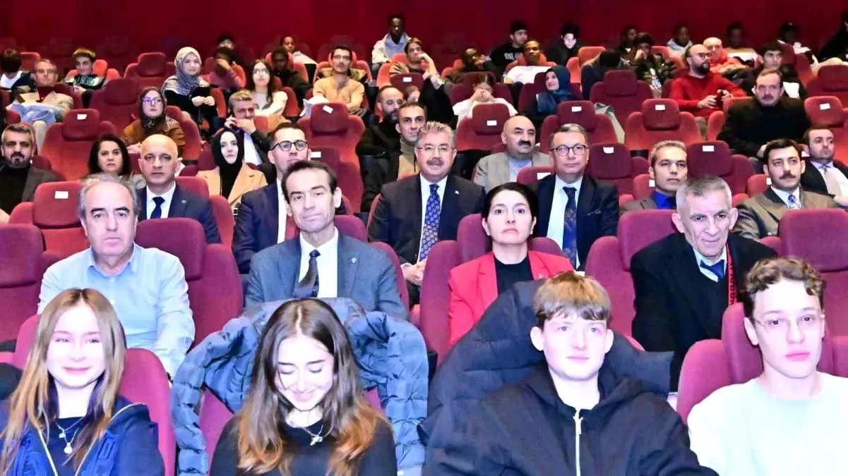 Vali Yılmaz, Gazze'de bir çocuğun şehadet öyküsünü konu alan filmi izledi