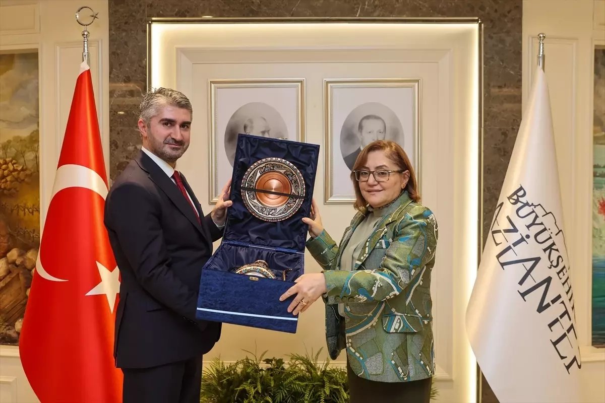 Aile ve Sosyal Hizmetler Bakan Yardımcısı Tarıkdaroğlu, Gaziantep'te ziyaretlerde bulundu