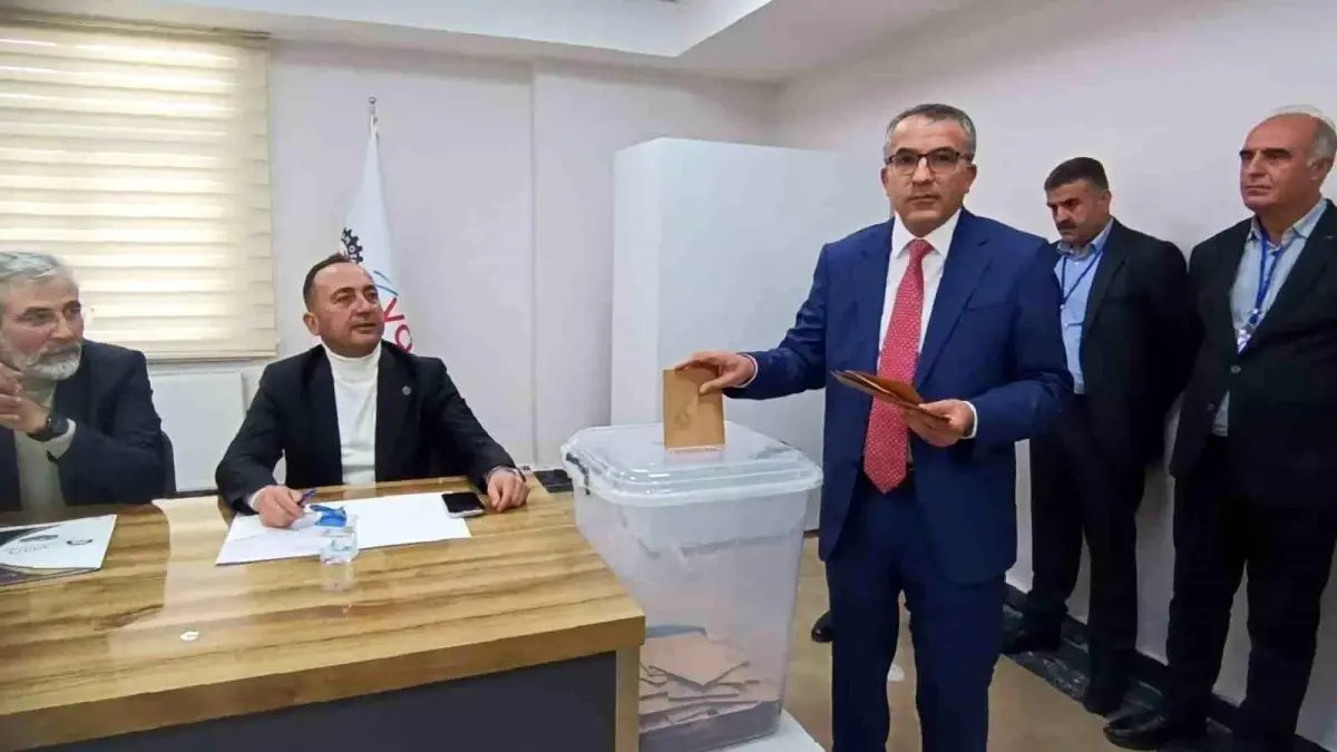 Van OSB seçimlerinde Memet Aslan güven tazeledi