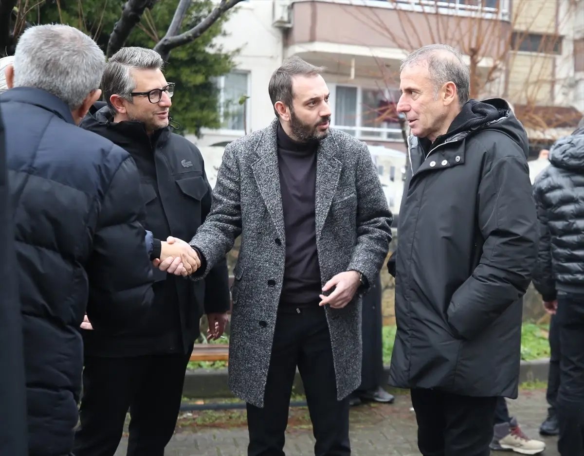 Ümit Milli Futbol Takımı Teknik Direktörü Egemen Korkmaz'ın babasının cenazesi Balıkesir'de defnedildi