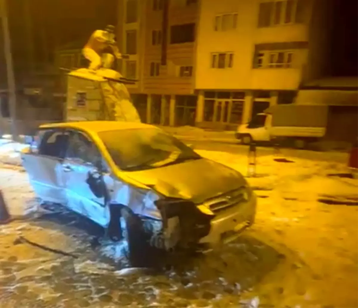 Sarıkamış'ta trafik kazası: 3 yaralı