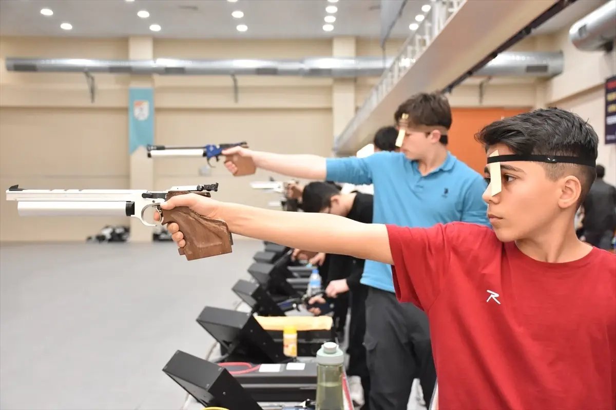 Sakarya'da "Havalı Silahlar 1. Grup Müsabakaları" devam ediyor