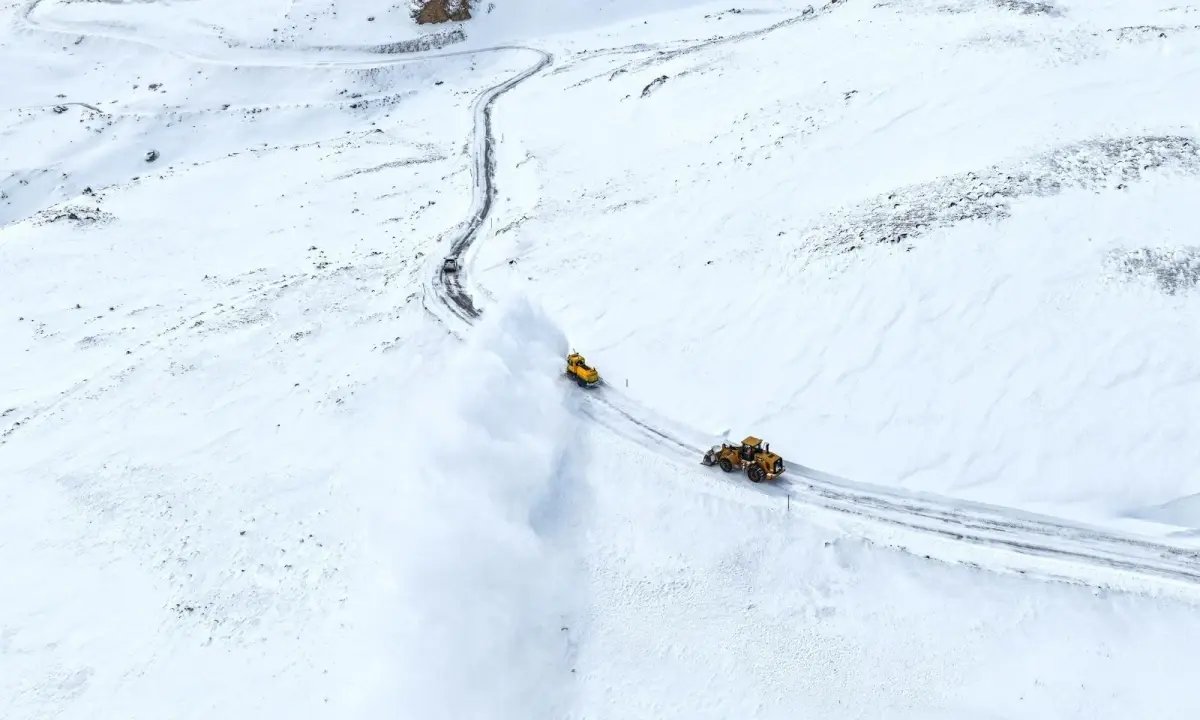 Van'da 78 Yerleşim Yeri Kar Yağışı Nedeniyle Ulaşıma Kapandı