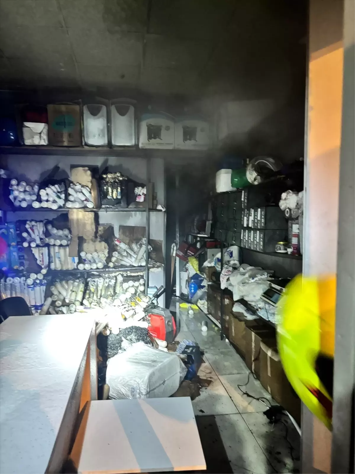 Gömeç'te matkap bataryasının patlamasıyla çıkan yangın söndürüldü