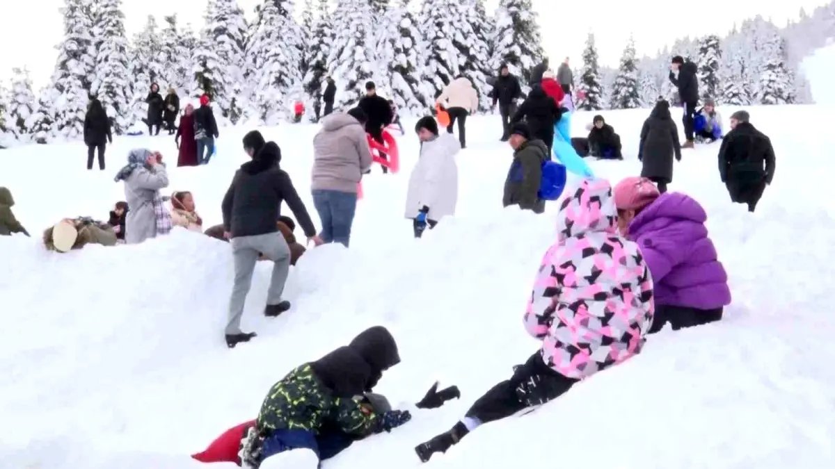 Uludağ'da sömestir tatilinin son gününde yoğunluk sürüyor