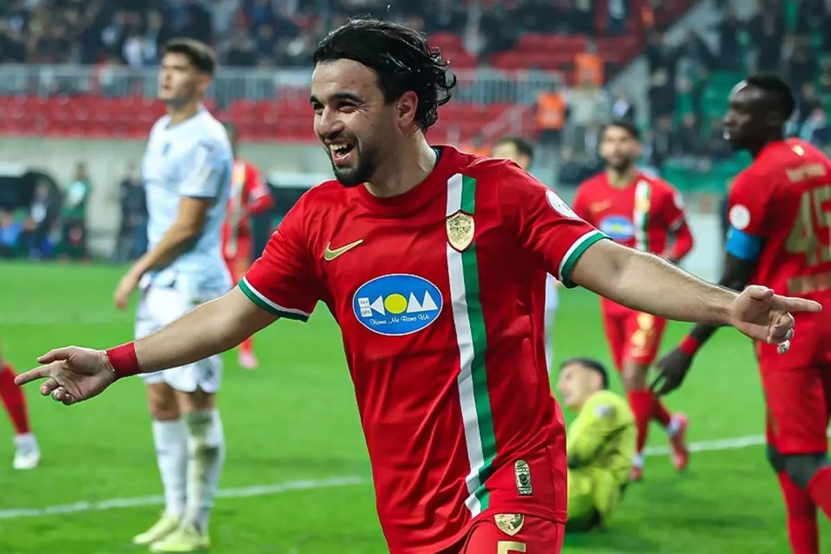 Amedspor, Adana Demirspor'a gol oldu yağdı