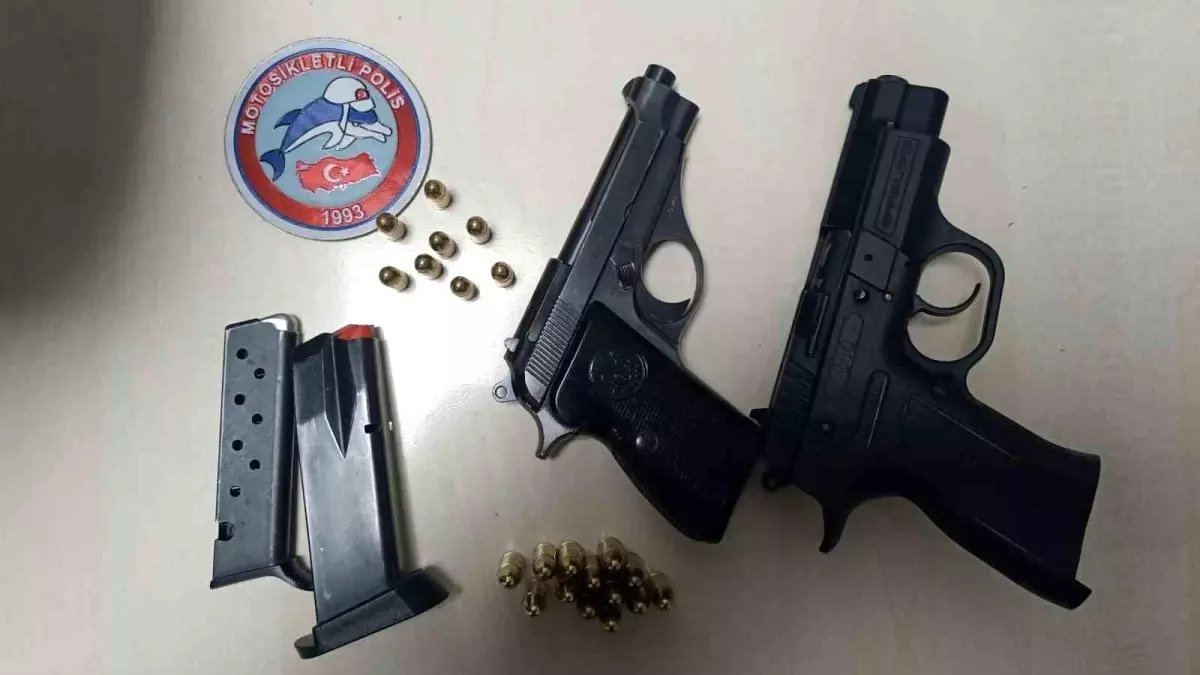 Yunus polisleri ruhsatsız silah ele geçirdi