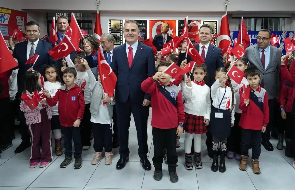Muğla'da okullarda ikinci dönem "Bayrak Sevgisi" temasıyla başladı