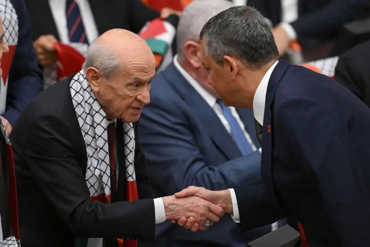 Bahçeli'den Özel'e sürpriz telefon