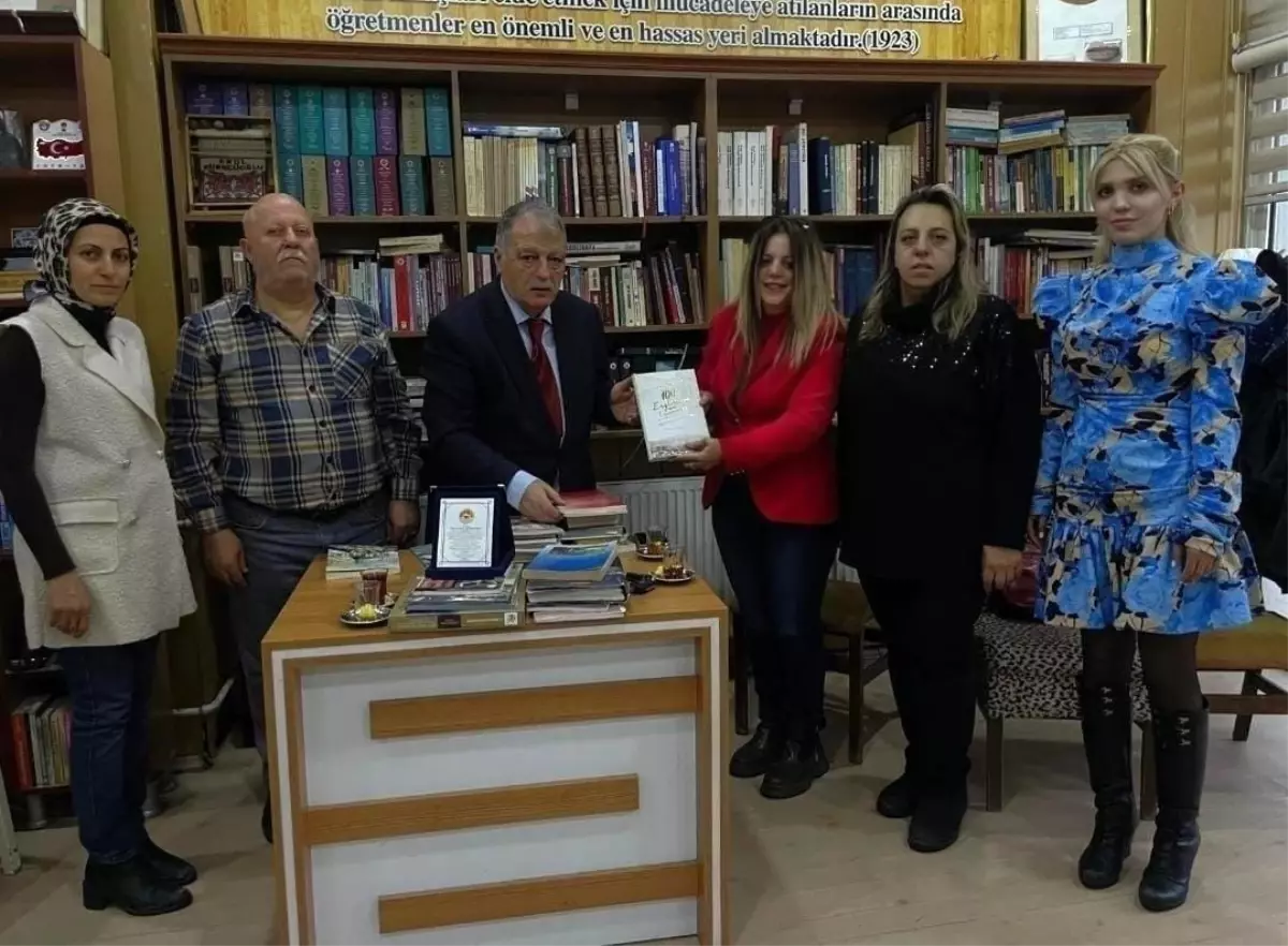 Erzurum'un tarih hafızasına vefa: Prof. Dr. Erol Kürkçüoğlu'na plaket verdiler