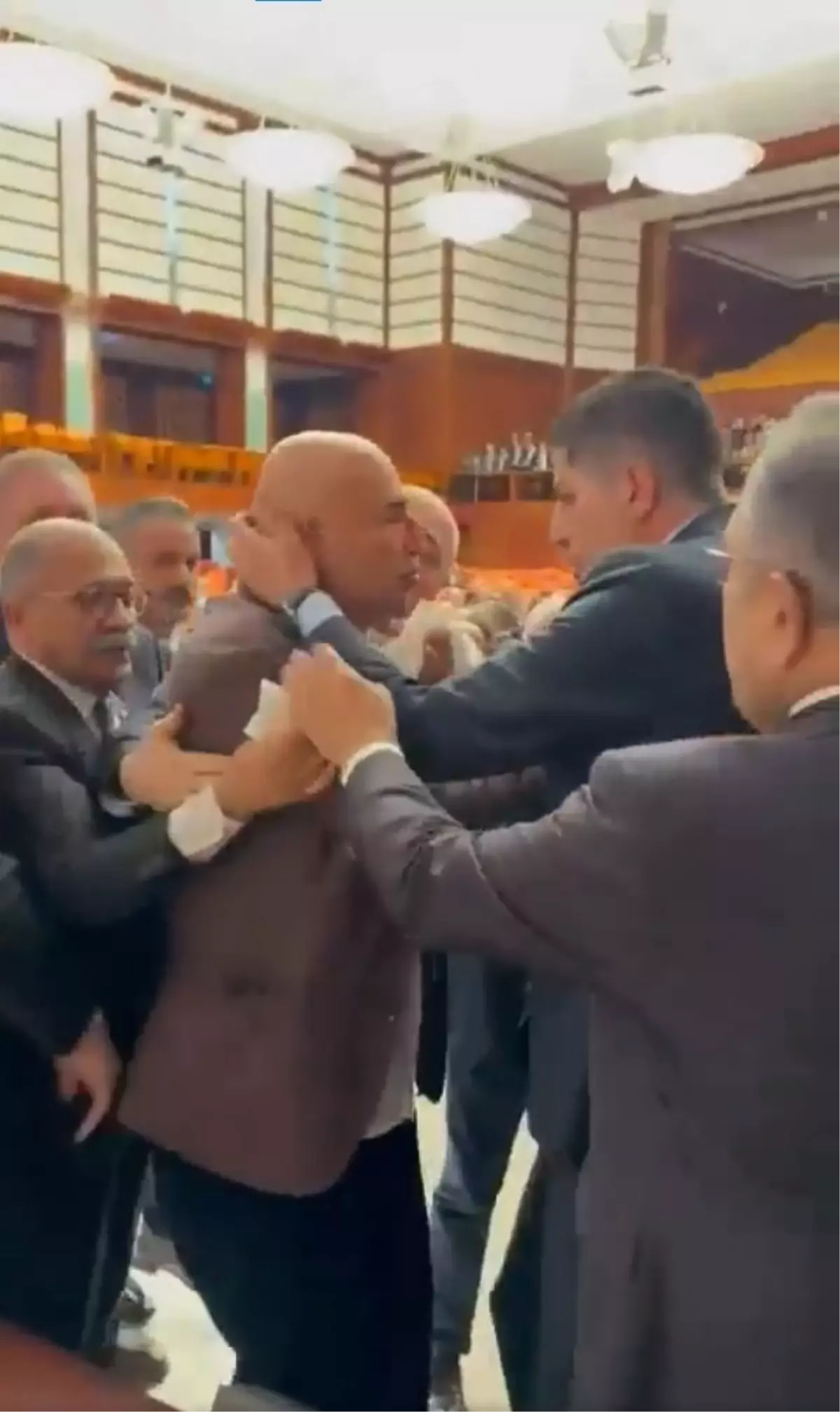 Mahmut Tanal'dan Osman Gökçek'e: Döveceğim onu