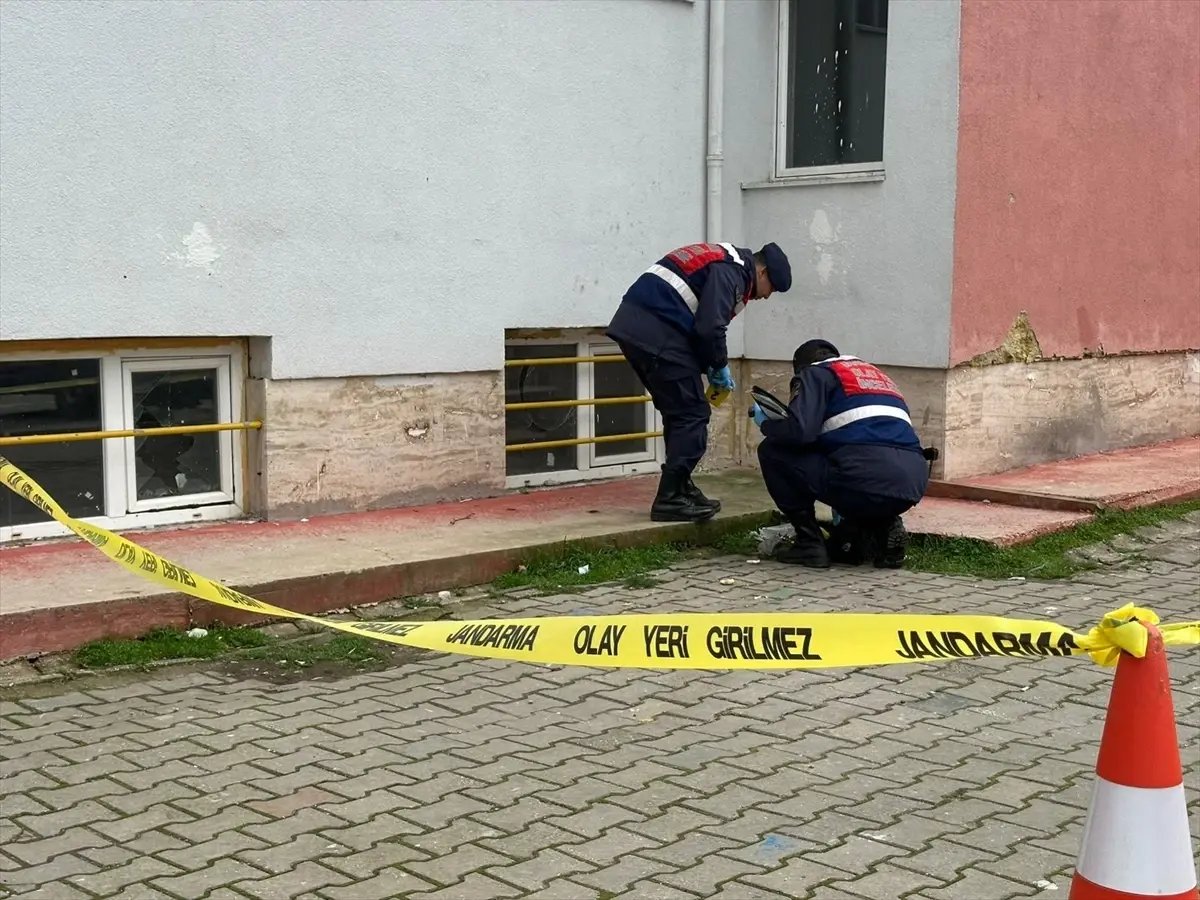 Tekirdağ'da okulun 4. katından düşen öğrenci ağır yaralandı
