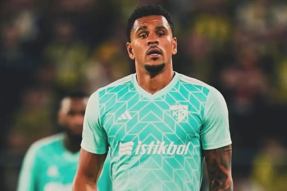 Kayserispor'da Onugkha ile ipler koptu! Kadro dışı kaldı, sosyal medya hesaplarını takipten çıktı