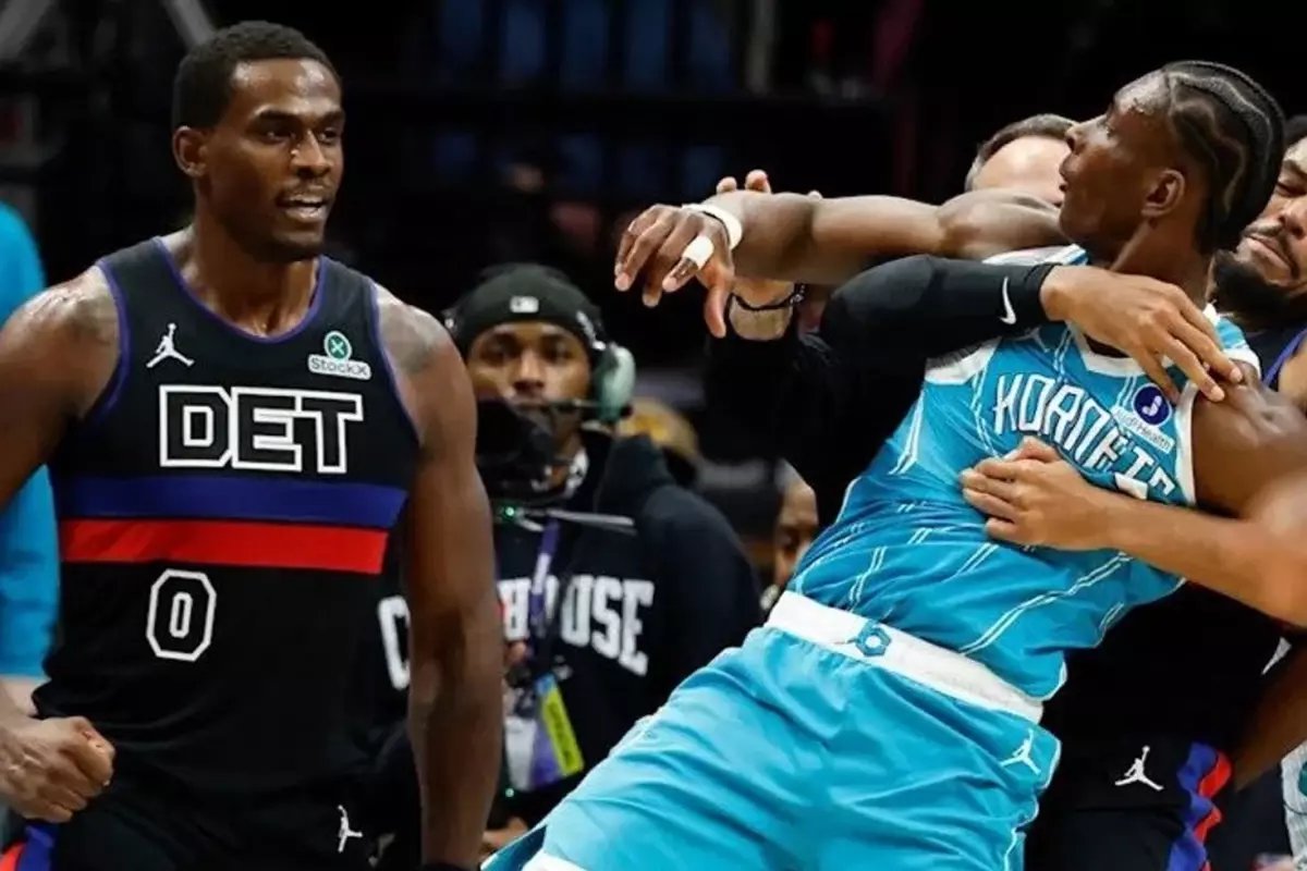 NBA'de Hornets-Pistons maçındaki olaylar sonrası 4 oyuncuya ağır ceza