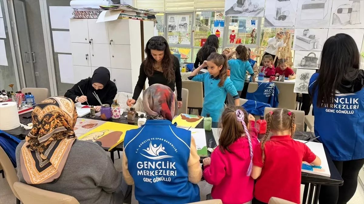 Alaçam'da anne kız boyama etkinliği düzenlendi