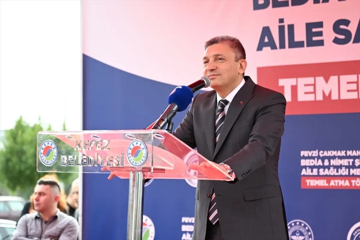 Antalya'da bir aile sağlığı merkezi ve 112 istasyonu açıldı, bir merkezin temeli atıldı